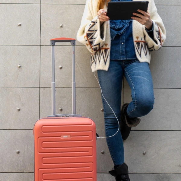 Maleta De Cabina Monaco Rígida En Abs Con Capacidad De 35L Con Candado Tsa Y Usb 7 Maleta De Cabina Monaco Rígida En Abs Con Capacidad De 35L Con Candado Tsa Y Usb - Imagen 7