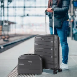 Maletas De Cabina Stuttgart Rigida/Blanda Con Capacidad De 33 L 21 Maletas De Cabina Stuttgart Rigida/Blanda Con Capacidad De 33 L -Bolsa De Moda marron metalizado sku 16161599 05050543 xxl