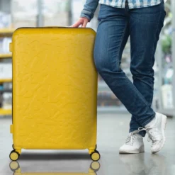 Maleta Grande Rígida Lois Modelo Zion Con Capacidad De 86 L Color -Bolsa De Moda mostaza sku 16428123 17550034 xxl